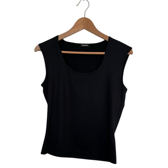 Studio Black Sleeveless Top size medium - Picture 1 of 4